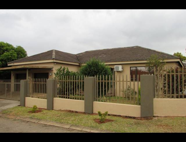 3 BEDROOM HOUSE FOR SALE IN WHITE RIVER EXT 49